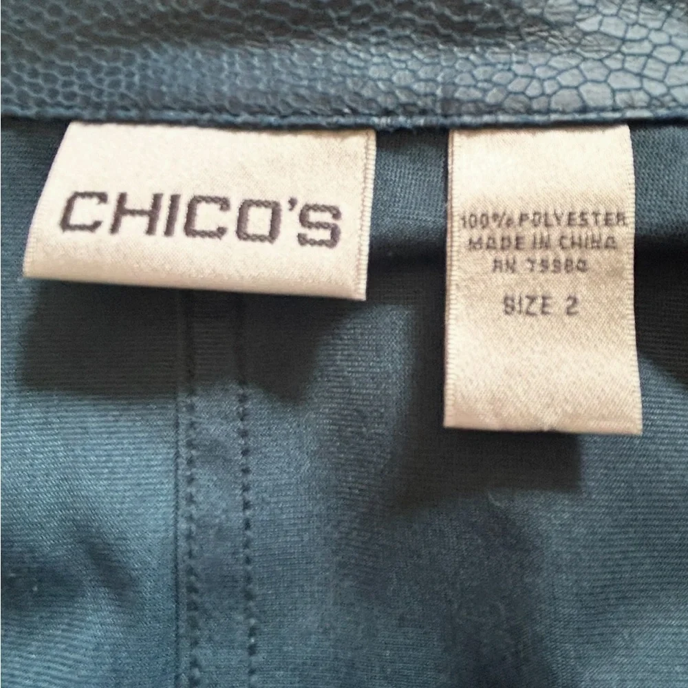 CHICOS size 2 (M)Teal Snakeskin Button Down Shirt - Brand New w/o tag - Picture 8 of 8
